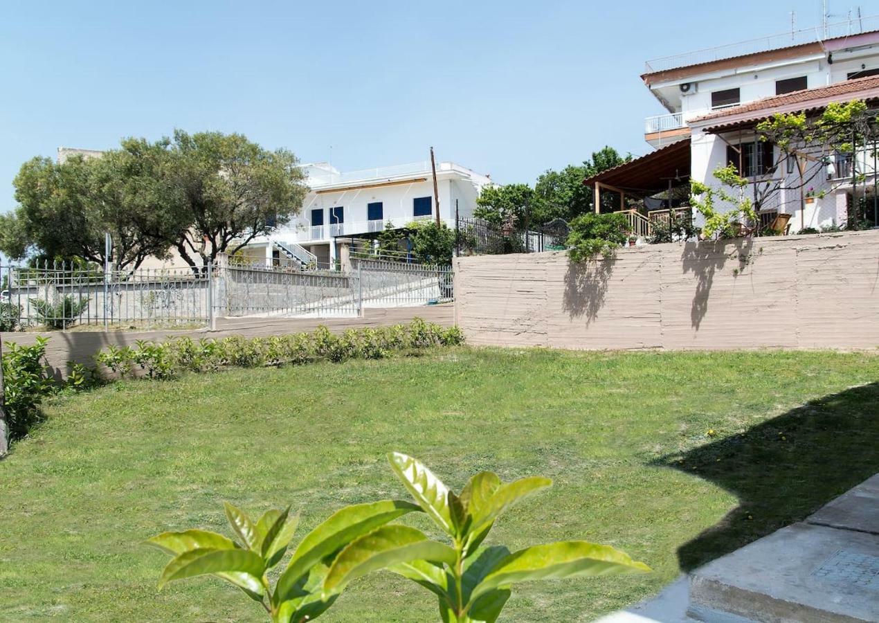 Villa Alexandra Неа Ираклия Екстериор снимка